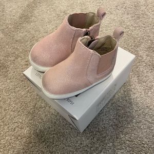 Little bipsy blush boots